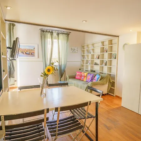 Apartment Pretty Alfani