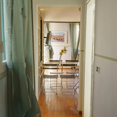 Apartment Pretty Alfani *