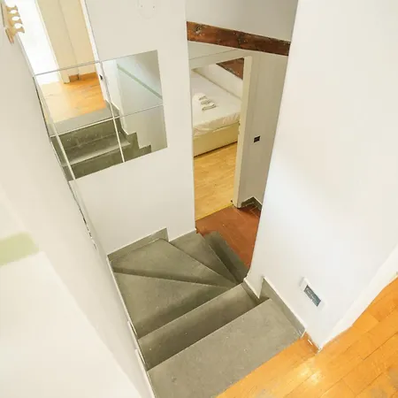 Apartment Pretty Alfani *