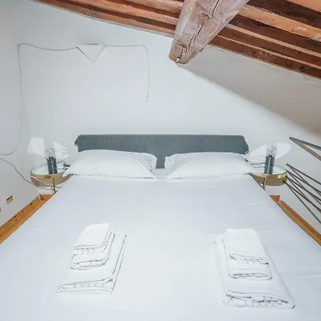 Apartment Pretty Alfani Florence